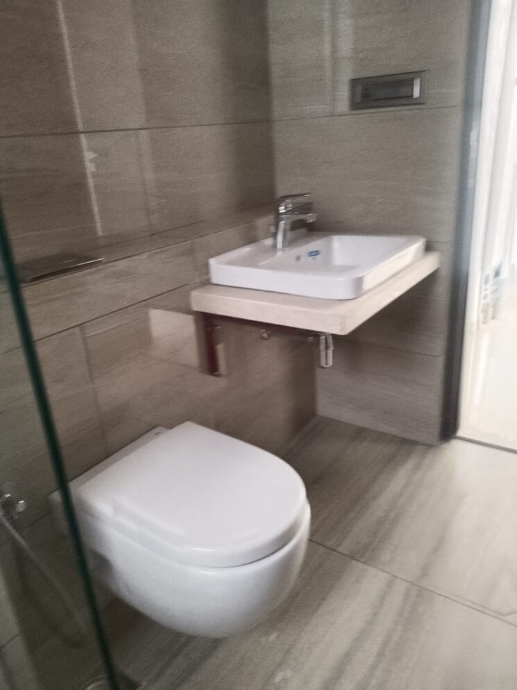Bathroom, sheela-smruti-apartment 4 Bedroom 1274 Sq.Ft. Apartment In Vile Parle East Mumbai 8114564