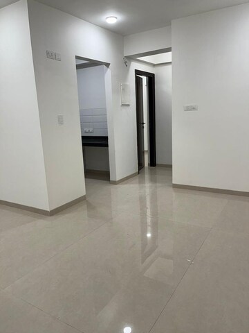 Room in 6 BHK Apartment at Sheela Smruti Apartment, Vile Parle East – for Sale