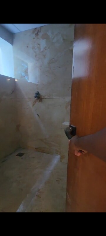 Room in 3 BHK Apartment at Indiranagar – for Sale