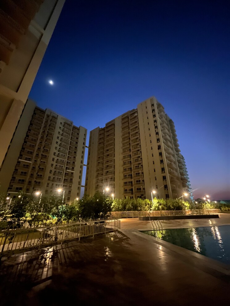 Swimming Pool, silverglades-the-melia 2.5 Bedroom 1425 Sq.Ft. Apartment In Sohna Sector 35 Gurgaon 8114712