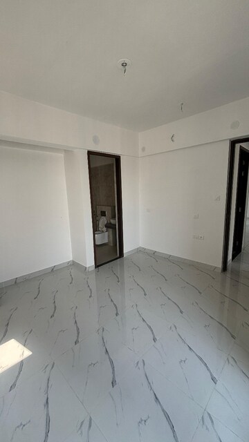 Room in 2 BHK Apartment at Raymond Ten X Habitat, Swastik Garden – for Rent
