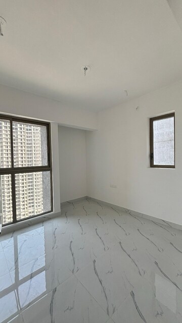 Room in 2 BHK Apartment at Raymond Ten X Habitat, Swastik Garden – for Rent