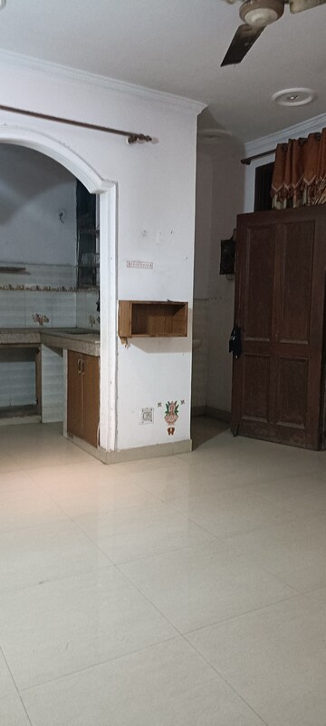 Bathroom in 2.5 BHK Villa at Sector 41 – for Rent