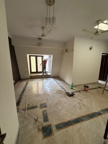 Room in 3 BHK Apartment at Eros Sampoornam, Sector 2 Greater Noida – for Sale