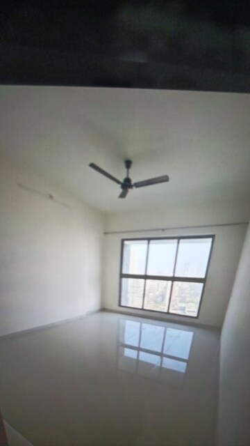 Room in 3 BHK Apartment at Rajesh Raj Infinia, Malad West – for Rent