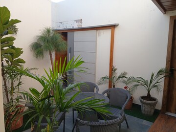 Balcony in 2 BHK Builder Floor at Sector 15 – for Rent