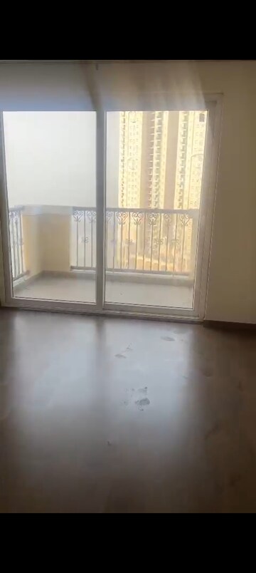 Room in 4 BHK Apartment at ATS Triumph, Sector 104 – for Rent