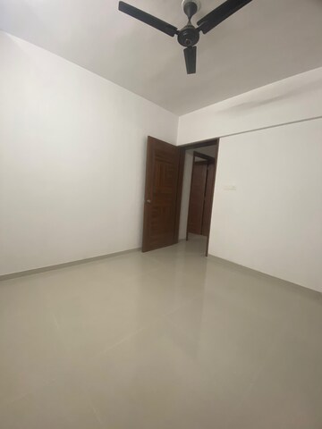 Room in 2 BHK Apartment at Lohia Unicus C Wing, Bavdhan – for Rent