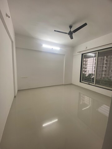 Furnished Amenities in 2 BHK Apartment at Lohia Unicus C Wing, Bavdhan – for Rent