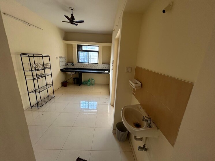 Bathroom, lalwani-vastu 2 Bedroom 1100 Sq.Ft. Apartment In Viman Nagar Pune 8114950