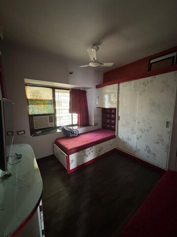 Bedroom in 2 BHK Apartment at Deep Tower, Andheri West – for Rent