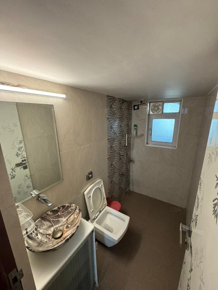 Bathroom, deep-tower 2 Bedroom 780 Sq.Ft. Apartment In Andheri West Mumbai 8114956