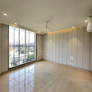 Room in 4 BHK Builder Floor at Ansal API Esencia, Sector 67 – for Sale