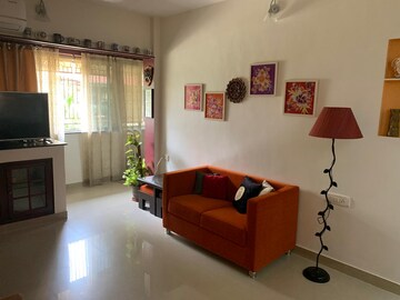 Living Room in 2 BHK Apartment at Rodhol Apartment, Bandra West – for Rent