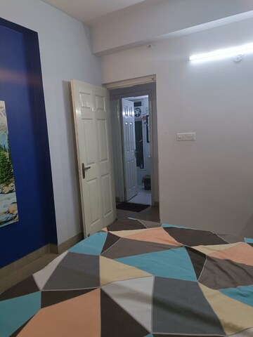 Room in 2 BHK Apartment at Amrapali Silicon City, Sector 76 – for Rent