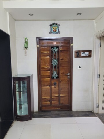 Furnished Amenities in 3 BHK Apartment at Andheri West – for Rent