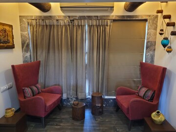Living Room in 3 BHK Apartment at Andheri West – for Rent