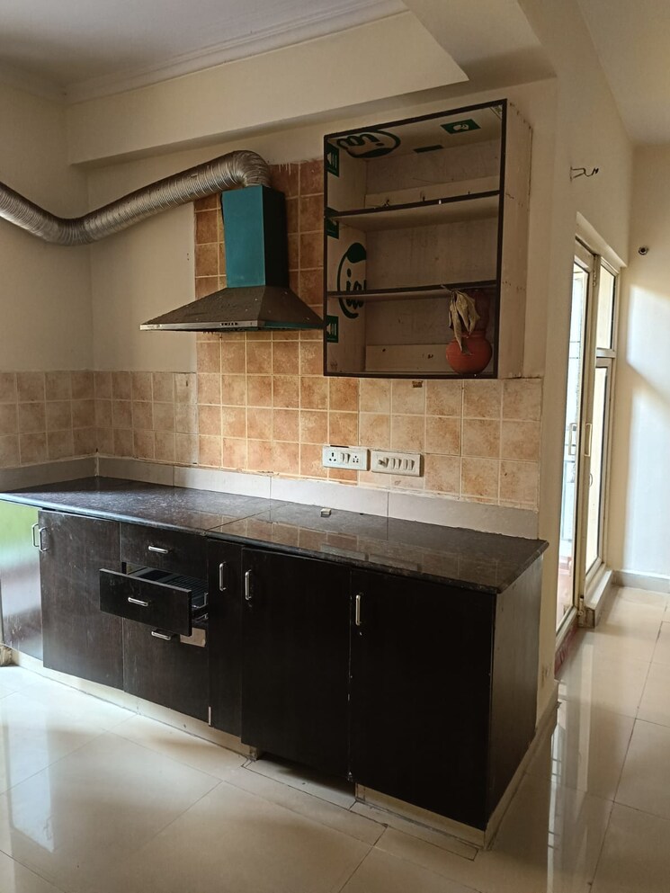 Kitchen, sikka-karmic-greens 3 Bedroom 1510 Sq.Ft. Apartment In Sector 78 Noida 8115004