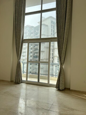 3 BHK Apartment For Rent in Mahagun Mezzaria, Sector 78