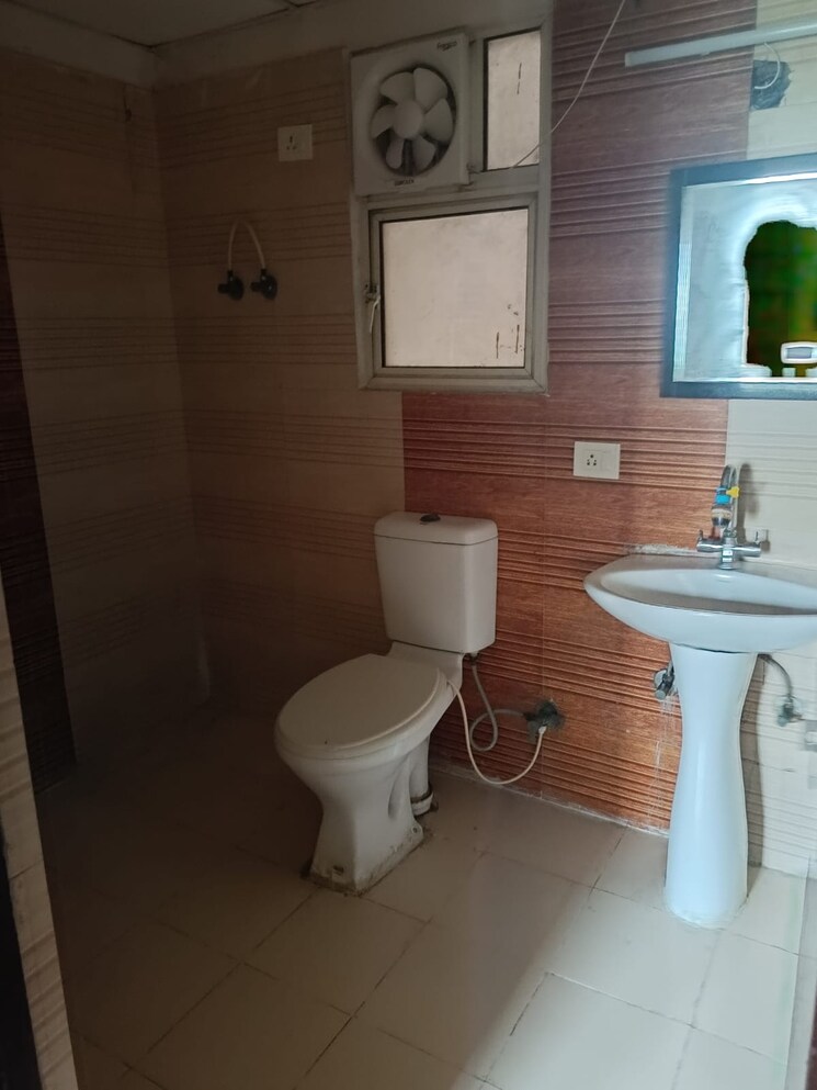 Bathroom, sikka-karmic-greens 3 Bedroom 1910 Sq.Ft. Apartment In Sector 78 Noida 8115015