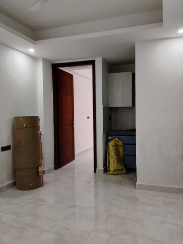 Room in 1 BHK Builder Floor at Saket – for Rent
