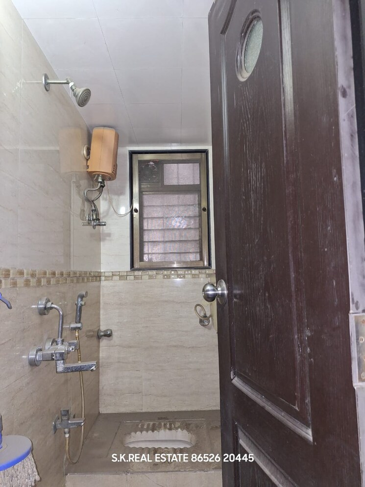 Bathroom, dgs-sheetal-krupa 1 Bedroom 450 Sq.Ft. Apartment In Goregaon East Mumbai 8115100