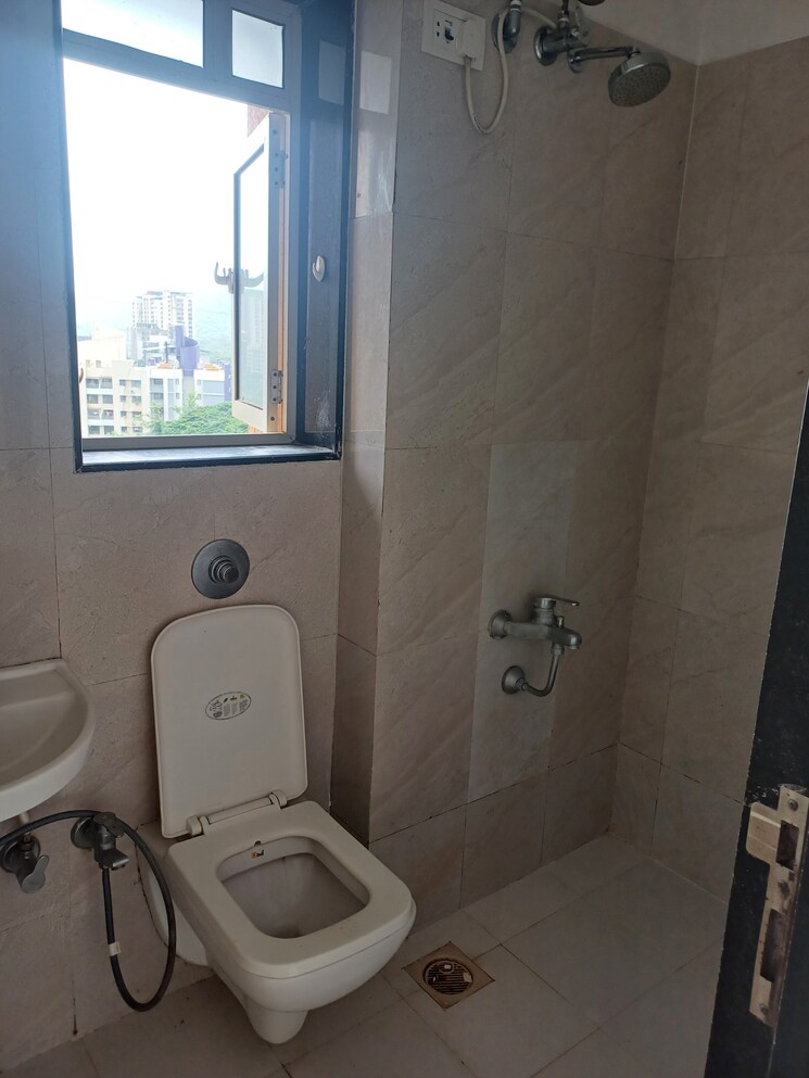 Bathroom, puranik-city 1 Bedroom 447 Sq.Ft. Apartment In Kasarvadavali Thane 8115120
