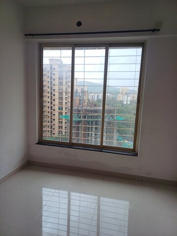 Room in 1 BHK Apartment at Puranik City, Kasarvadavali – for Rent