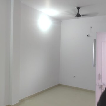 Room in 2 BHK Independent House at Gomti Nagar – for Rent