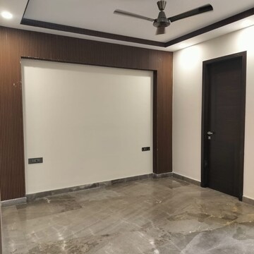 Room in 3 BHK Builder Floor at Greater Kailash – for Rent