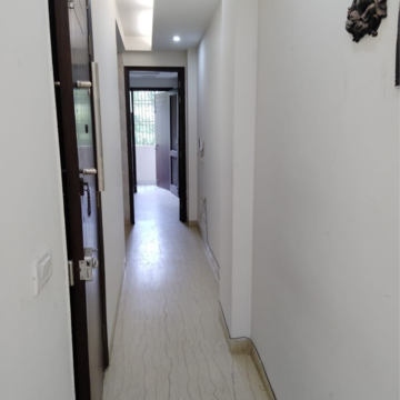 Building Lobby in 1.5 BHK Builder Floor at Malviya Nagar – for Rent