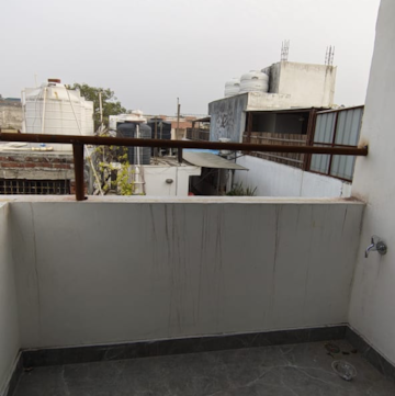 Kitchen in 1.5 BHK Builder Floor at Malviya Nagar – for Rent