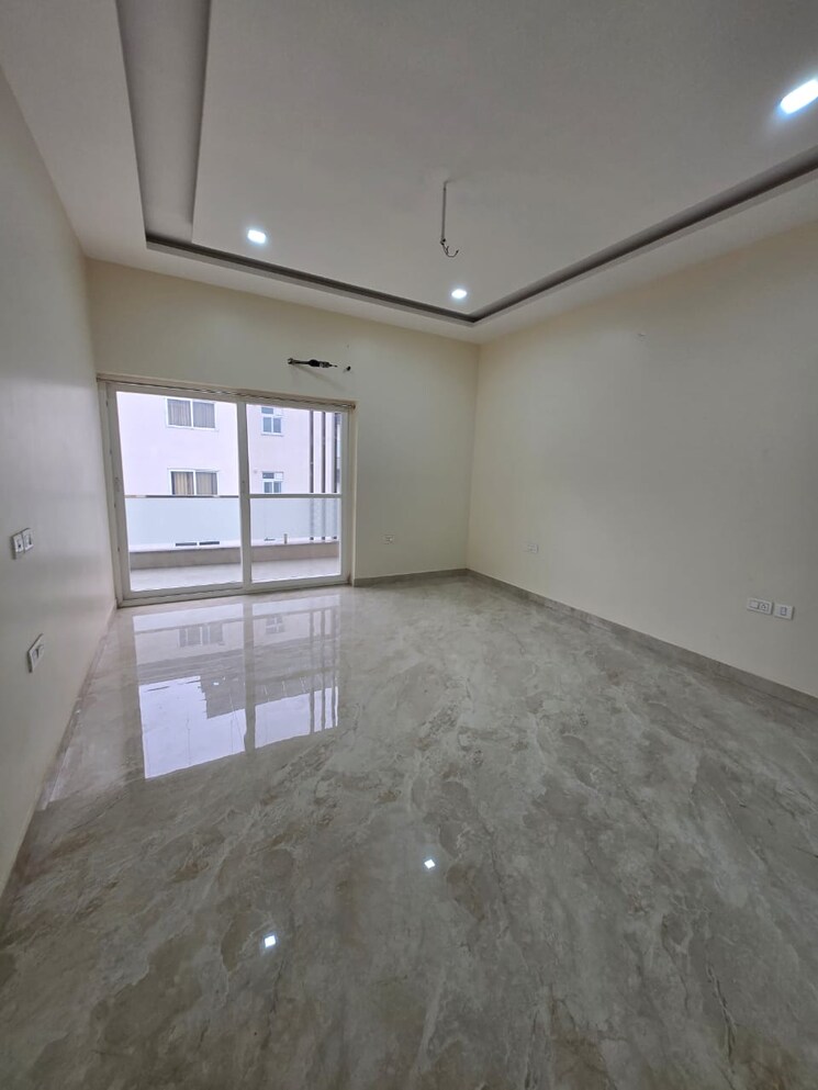 Room, sector 88 3 Bedroom 250 Sq.Yd. Builder Floor In Sector 88 Faridabad 8115231