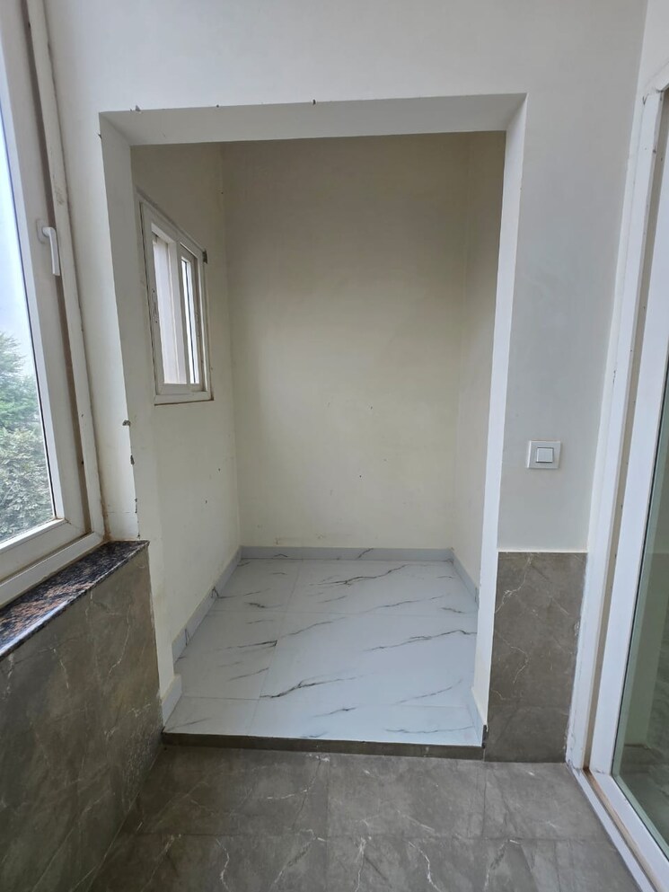 Room, sector 88 3 Bedroom 250 Sq.Yd. Builder Floor In Sector 88 Faridabad 8115231