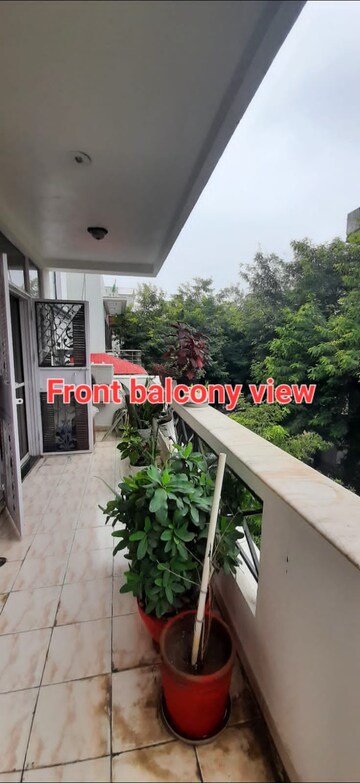 Balcony in 3 BHK Builder Floor at Unitech South City II, Sector 50 – for Rent