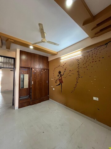 Room in 4 BHK Apartment at RM Heights Mansarovar, Mansarovar – for Rent
