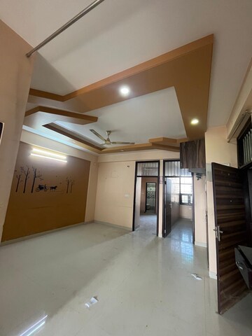 Room in 4 BHK Apartment at RM Heights Mansarovar, Mansarovar – for Rent