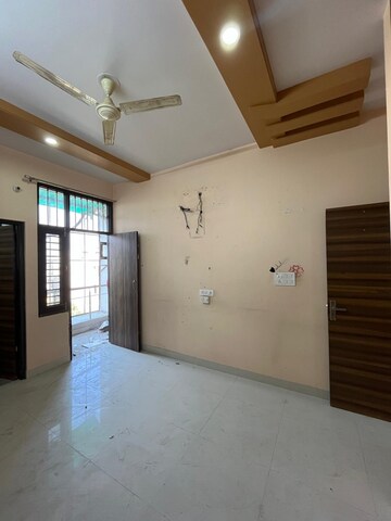 Room in 4 BHK Apartment at RM Heights Mansarovar, Mansarovar – for Rent
