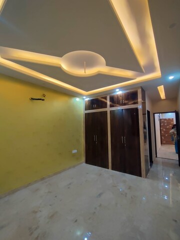 Furnished Amenities in 4 BHK Apartment at UDB Indus, Mansarovar – for Rent