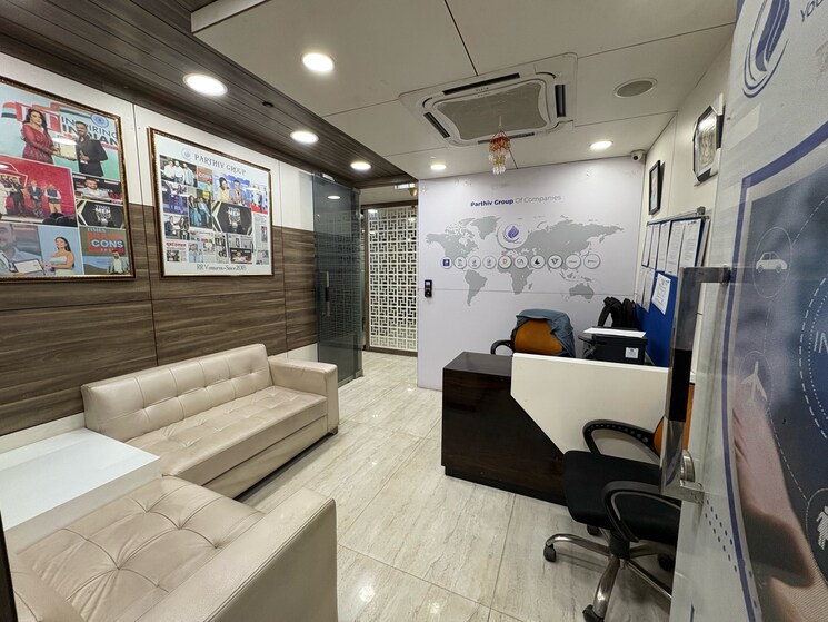 Team Area, 215-atrium Commercial Office Space 3733 Sq.Ft. In Andheri East Mumbai 8115550