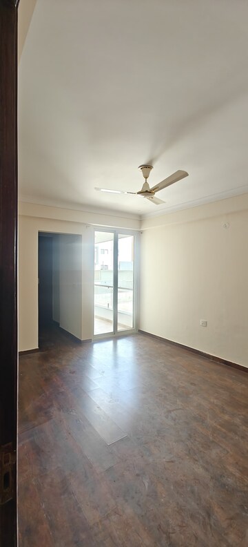 Room in 4 BHK Apartment at Vinayak Elenza Manyawas, Mangyawas – for Rent
