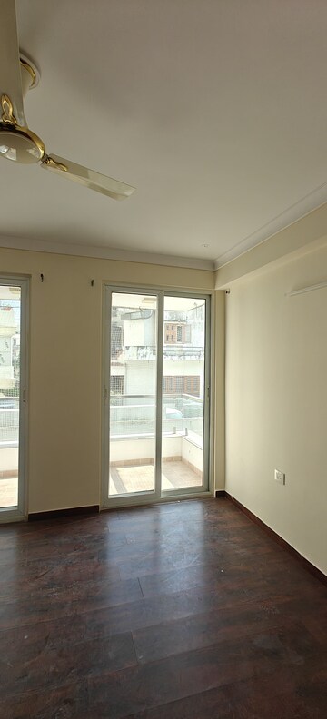 Room in 4 BHK Apartment at Vinayak Elenza Manyawas, Mangyawas – for Rent