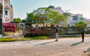 Plot For Sale in Sector 82