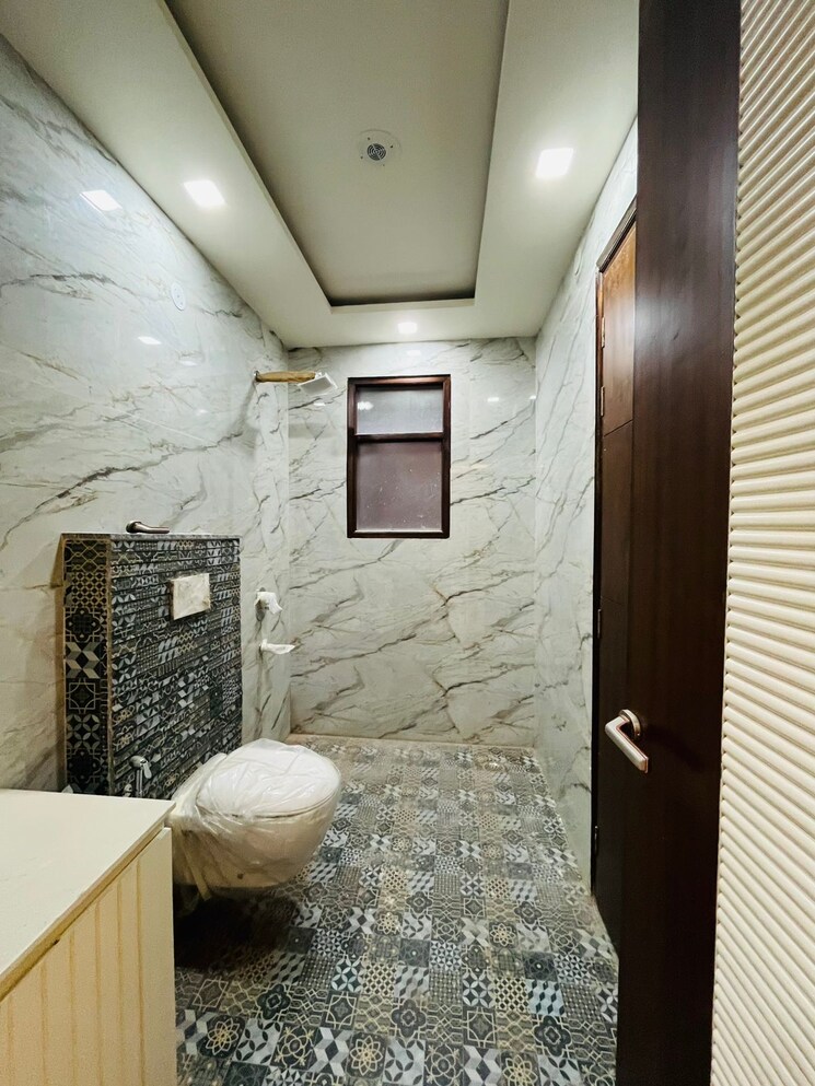 Attached Bathroom, sector 28 4 Bedroom 3150 Sq.Ft. Builder Floor In Sector 28 Faridabad 8115650
