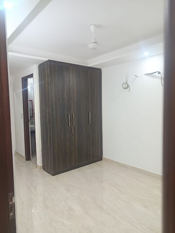 Room in 2 BHK Builder Floor at Paryavaran Complex – for Rent