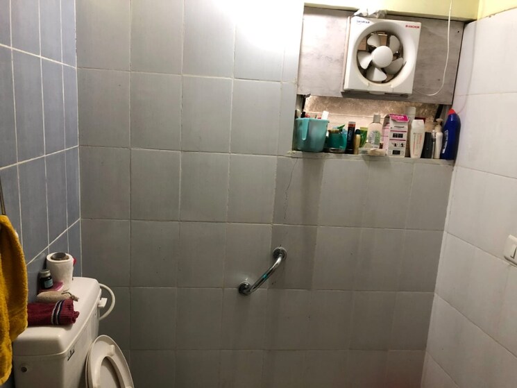 Bathroom, alaknanda-apartment-gomti-nagar 3 Bedroom 1700 Sq.Ft. Apartment In Gomti Nagar Lucknow 8115687