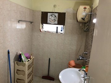 Bathroom in 3 BHK Apartment at Alaknanda Apartment Gomti Nagar, Gomti Nagar – for Rent