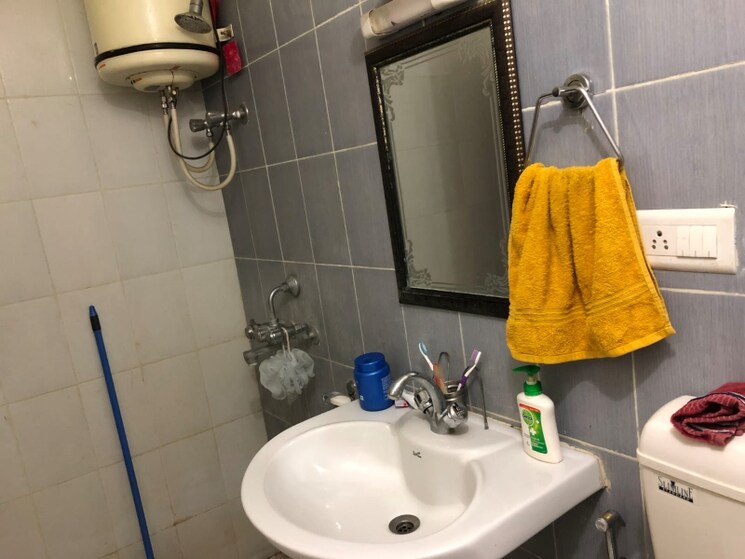 Bathroom, alaknanda-apartment-gomti-nagar 3 Bedroom 1700 Sq.Ft. Apartment In Gomti Nagar Lucknow 8115687