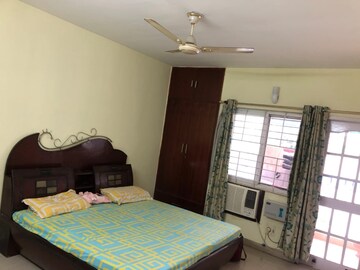 Bedroom in 3 BHK Apartment at Alaknanda Apartment Gomti Nagar, Gomti Nagar – for Rent