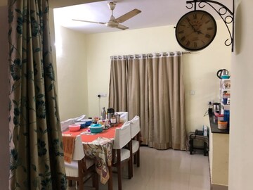 Master Bedroom in 3 BHK Apartment at Alaknanda Apartment Gomti Nagar, Gomti Nagar – for Rent